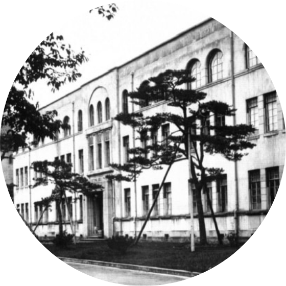 法文学部1号館